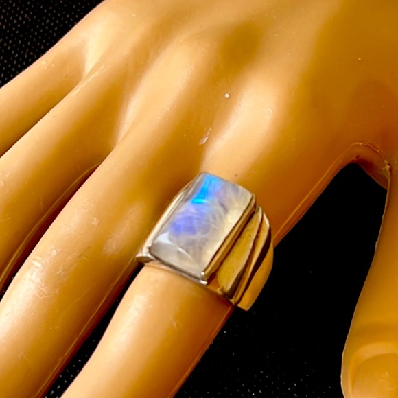 Sterling silver Moonstone vintage ring s 7